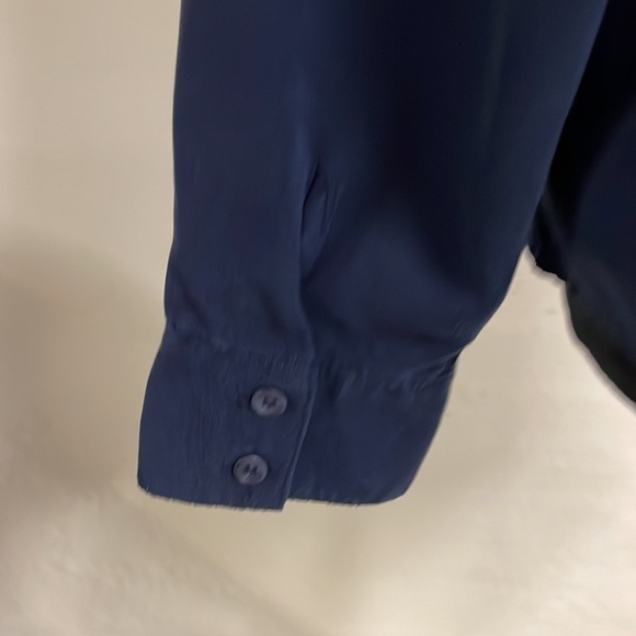 SONOMA women’s zip up navy blue blouse. Size M - Picture 4 of 7